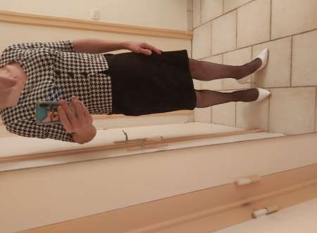 Travesti amateur cherche emploi de soubrette