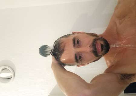 Gay cherche a arrondir ses fin de mois