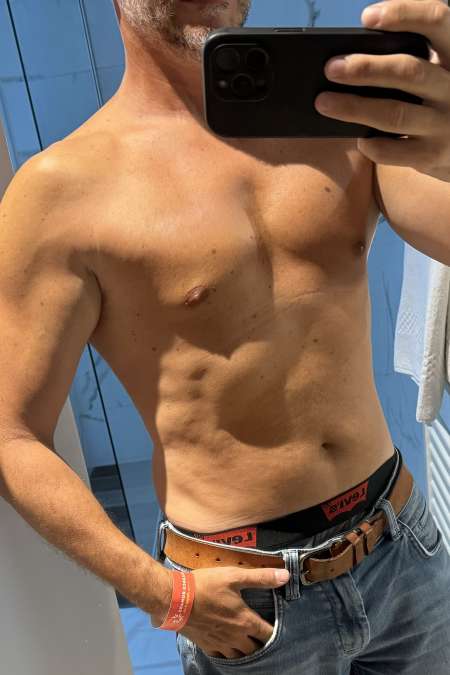  Recherche masseuse Lingam régulière