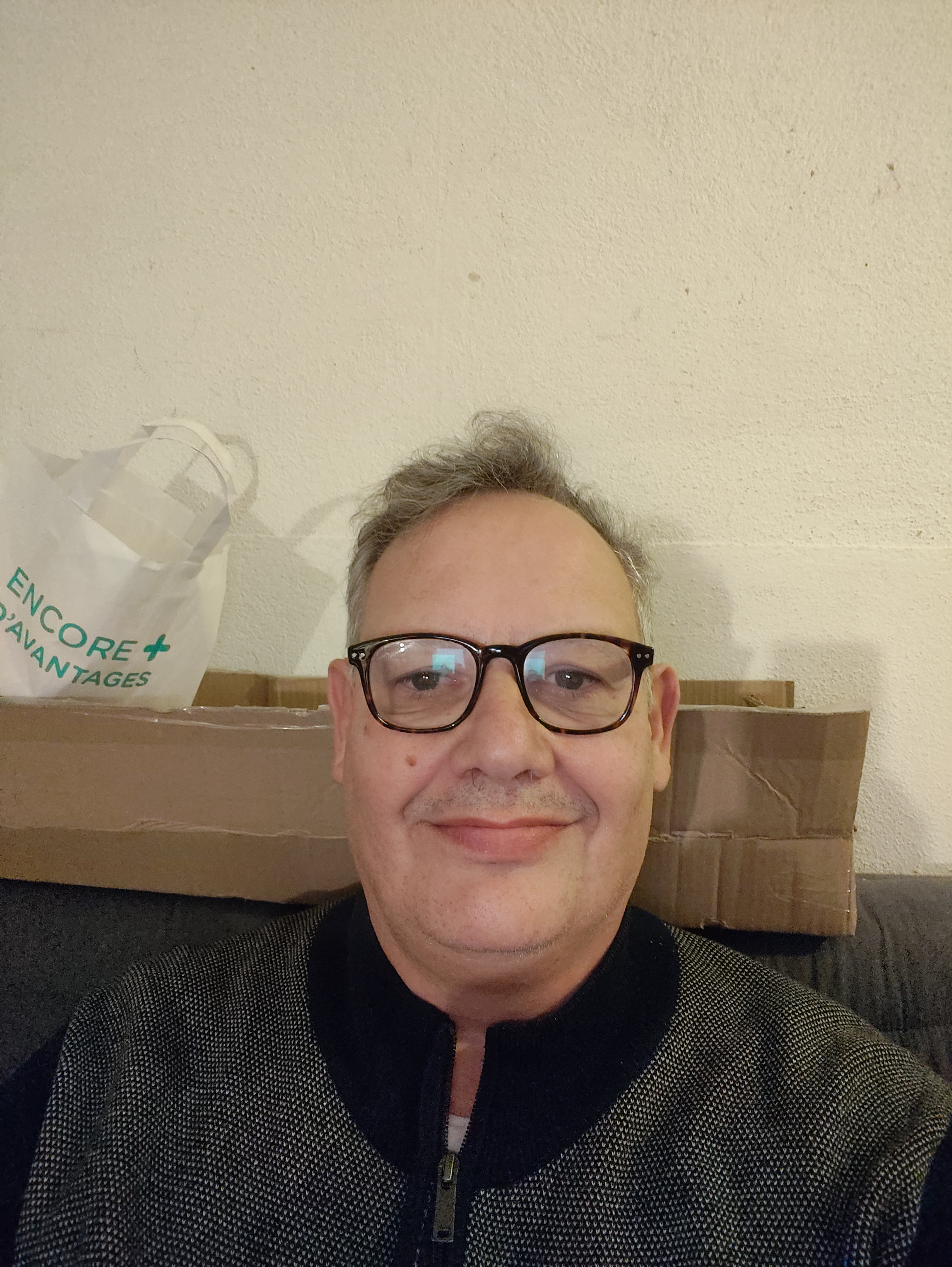  cherche à fréquenter une femme sympathique