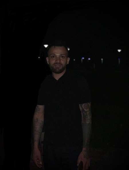 Jeune cherche une femme