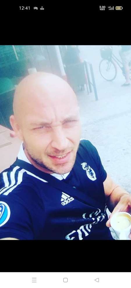 Homme yeux bleu 35 ans