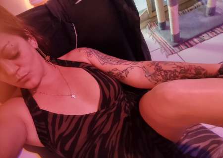 Sexy Alyson babe tattooé incall Laval spécial 30 m