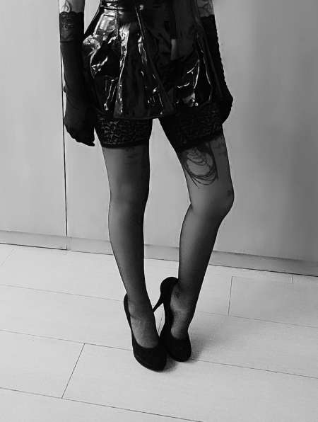  Domina cherche MONEYSLAVE, ECLAVE FINANCIER