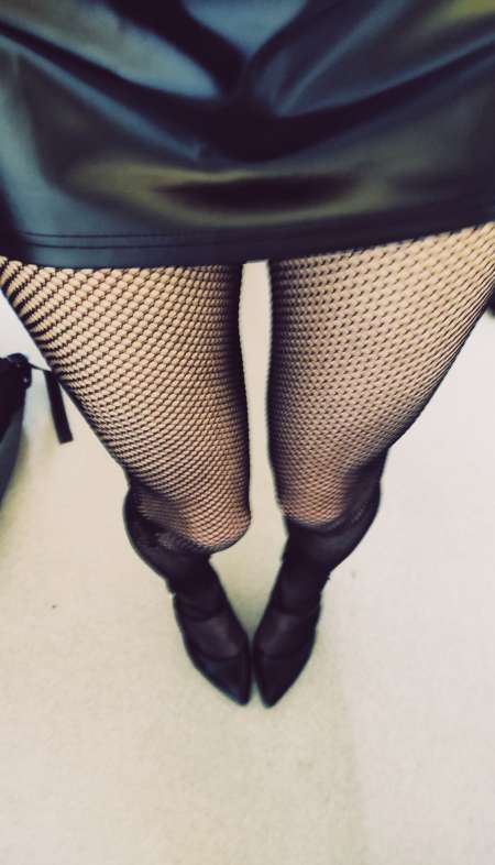 Etudiante transgenre cherche moneyslave