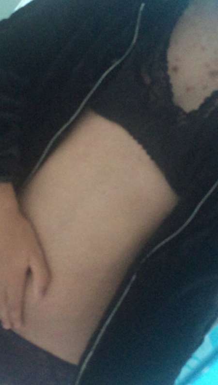 Petite travsissy cherche un mâle pour la féminiser