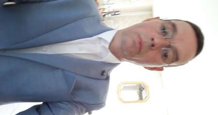 Cherche une femme charmante et féminine