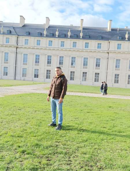 Jeune homme aime les cougar