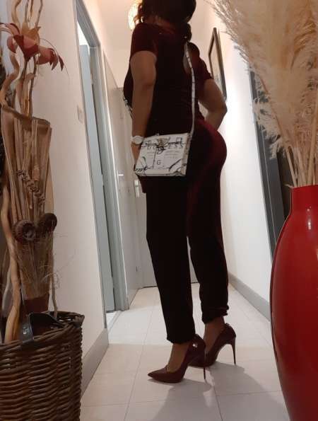 SUCCULANTE ET EXCITANTE ESCORTE GIRL