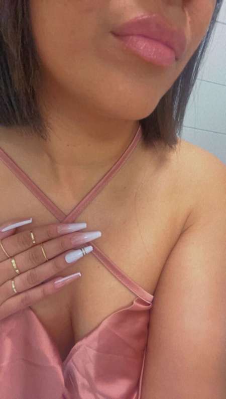 Lucia femme pulpeuse 15min de la defense