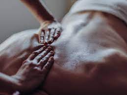 cherche douce masseuse