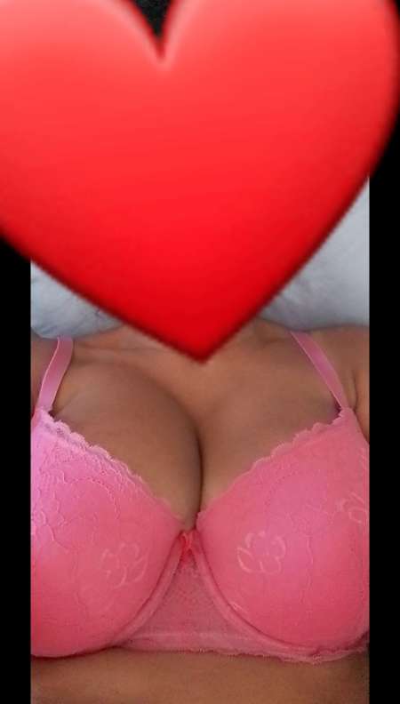 Charmante brune