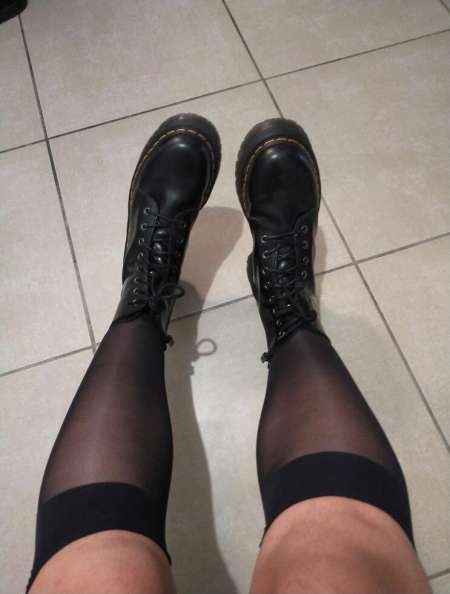 Vends photos et sous vêtements portés