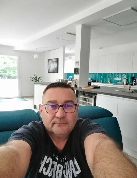 Recherche femme aimant la moto