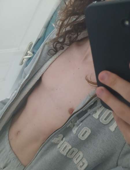 jeune homme puceau cherche a arranger ça