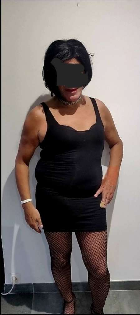 Sandra travesti passive soumise