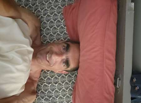 Homme cherche femme disponible pour coquineries