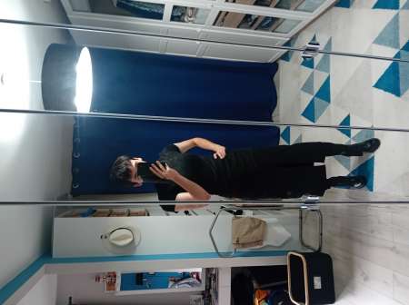 Jeune homme pour feminisation