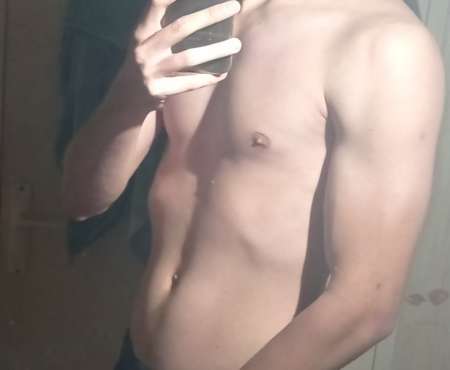 jeune homme assouvi vos fantasmes H/F
