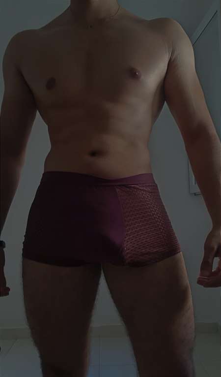 H 27 ans musclé pour couple