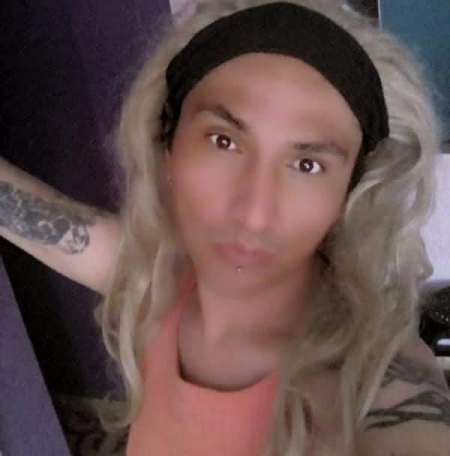 Travesti Recherche hommes très viril et bien  