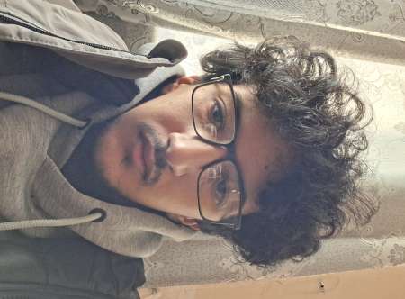 Homme de 21 ans cherche femme ou mère sexy célibat