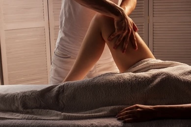 Reçois ou me déplace pour massage avec table 13