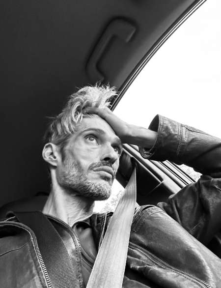 Pour mesdames: compagnie, massages et affinités