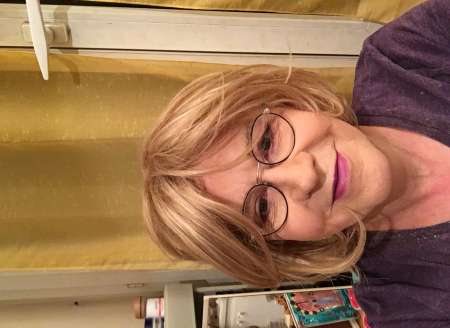 Jolie TV Style Femme Mûre Salope CH Jeunes H. TBM