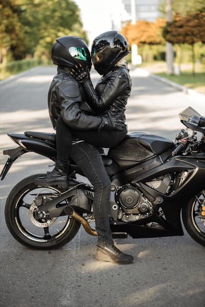 Sex-friend et sortie en moto