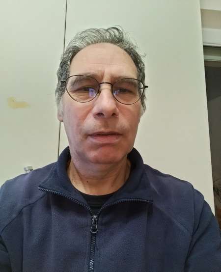 Recherche une femme célibataire