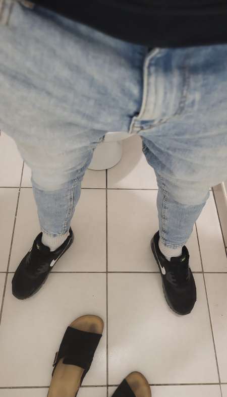 Dominateur cherche fetichiste des pieds