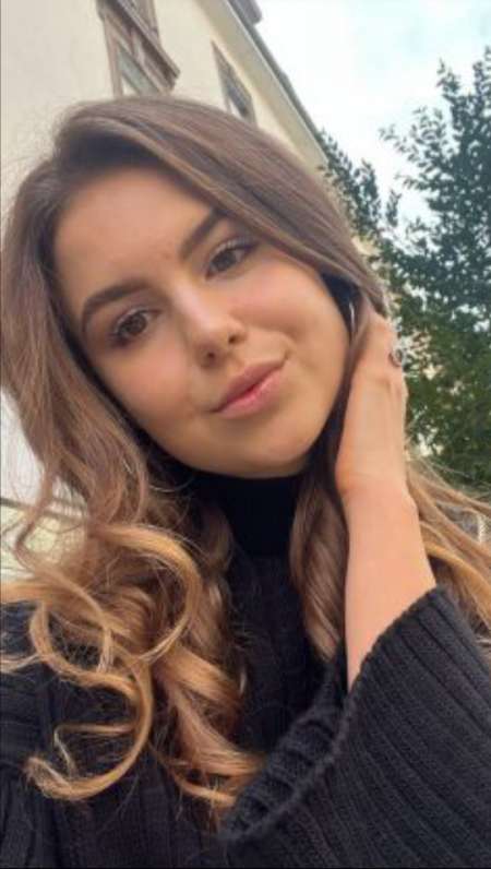 Bonjour jeune étudiante