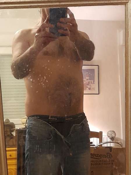 Homme mûr viril pour vraie cochonne à gros seins.