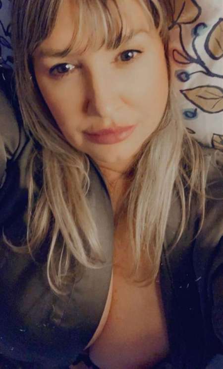 Mariana blonde chaude et coquine
