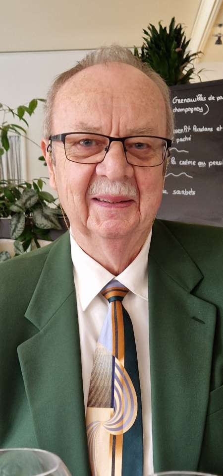 Sugar Daddy cherche jeune fille 18 / 28 ans .