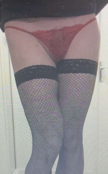 Petite femelle obéissante