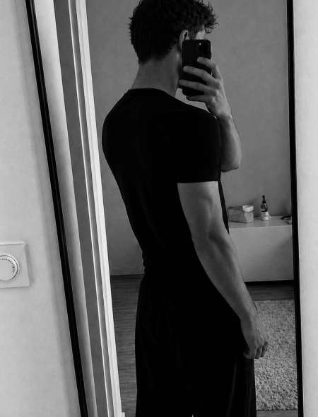 Homme de 23 ans, à vos propositions!