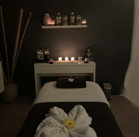 Bonjour homme black propose massage