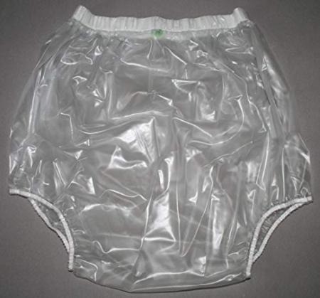 a humilier avec culotte plastique et couches