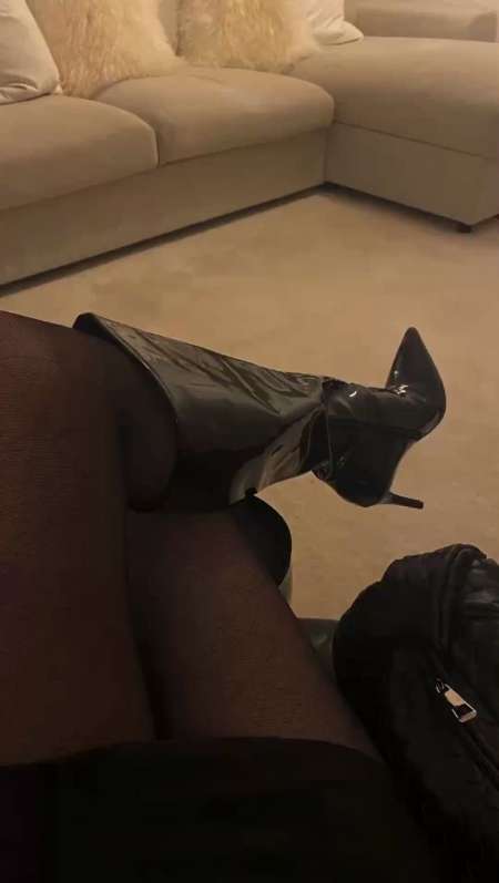 Maîtresse recherche son larbin