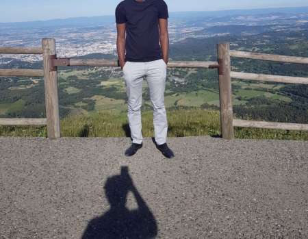 Jeune homme cherche femme mature