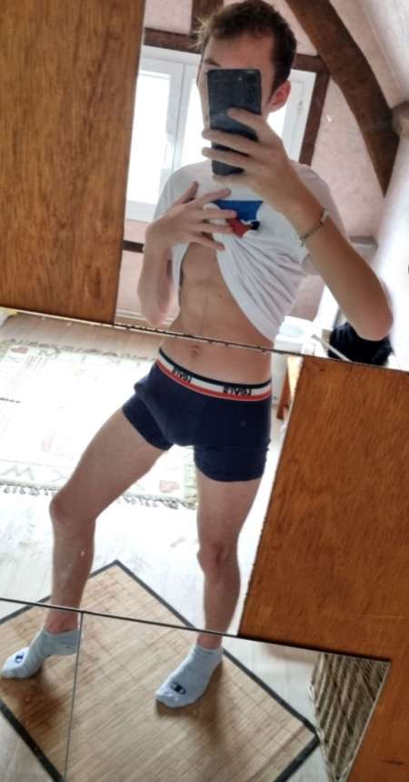 Escort boy a votre service