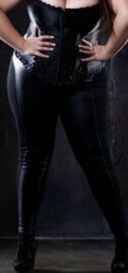 FETICHISME DOMINATION réel ou virtuel