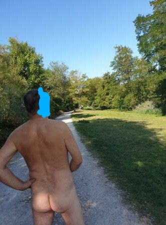 Mec 49ans complètement nu pour femmes toutes âge