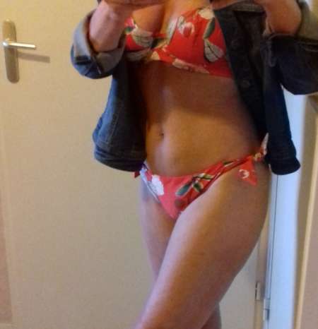 Jolie occasionnelle sensuelle