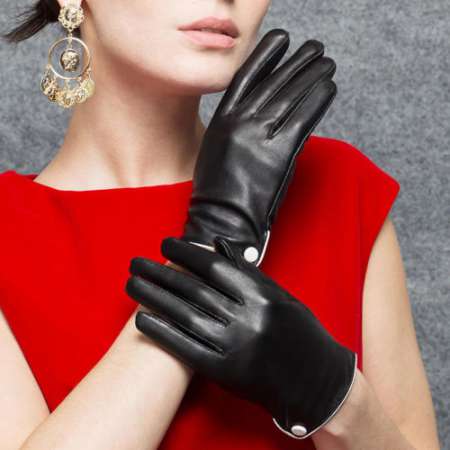 f�tichiste gants de cuir 