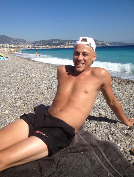  Je tond et rase le sexe,testiculs,pubismassage
