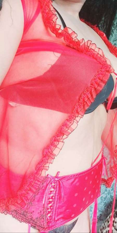 Jolie escorte black vous re�oit � Savigny le templ