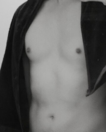 Une femme fontaine dispo pour se l�cher sur moi ?